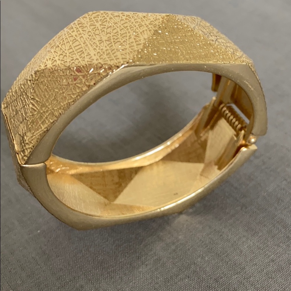 Gold Bracelet - Picture 2 of 5
